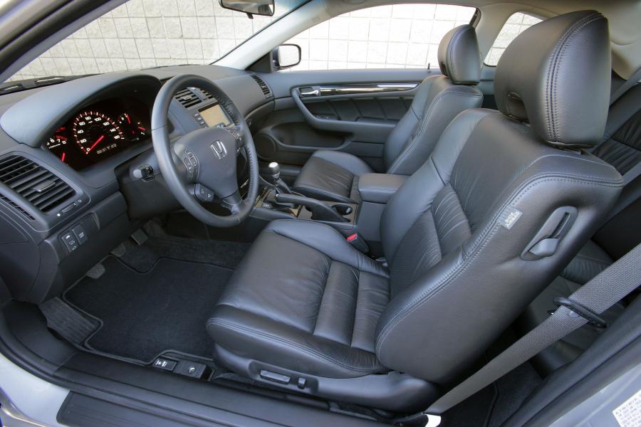  Honda Accord Coupe 2006 года  (US) (фото 6 из 18)